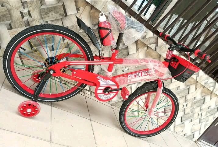 Vélo Enfant Rouge avec Roulettes