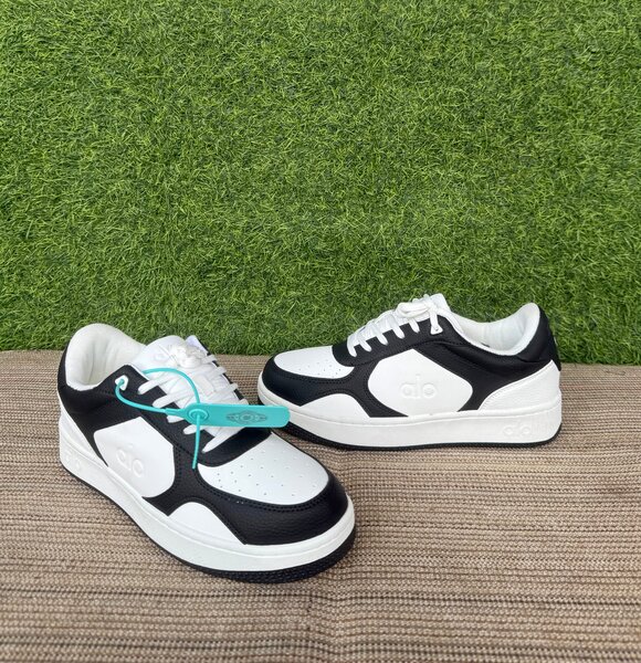 Alo Baskets noires et blanches