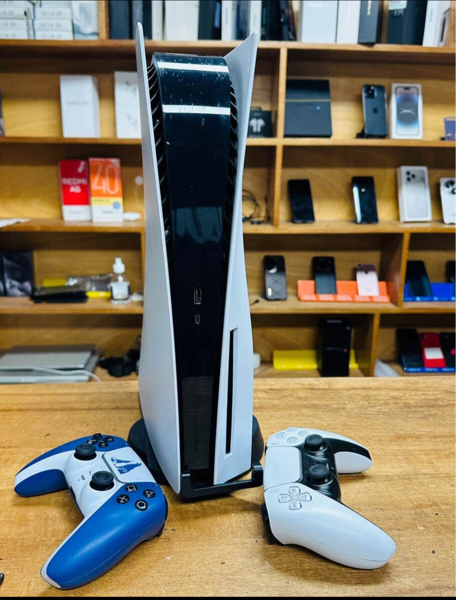 Console PS5 avec Manettes