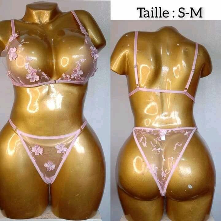 Ensemble lingerie dentelle rose