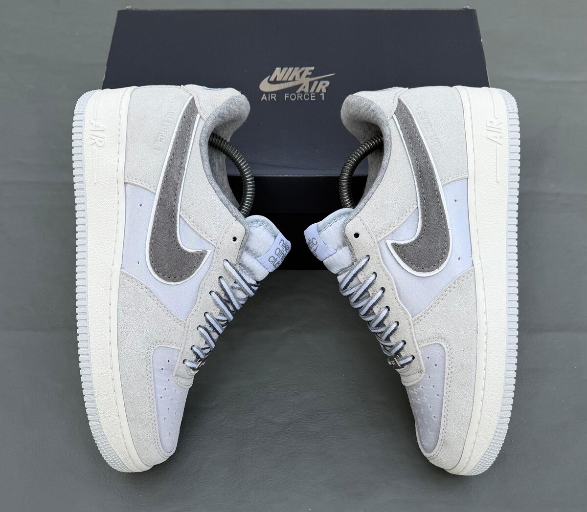 Nike Air Force 1 Gris