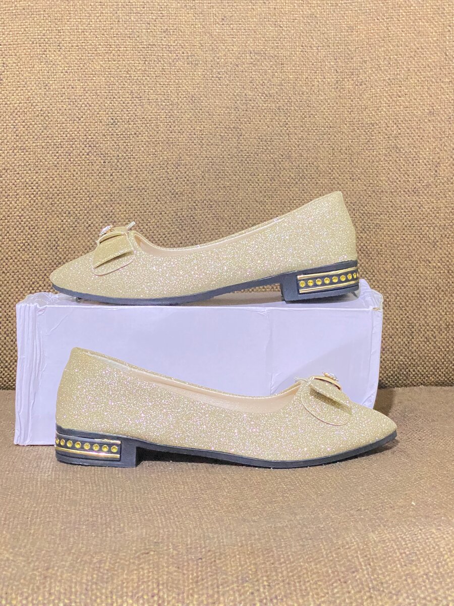 Ballerines dorées à strass