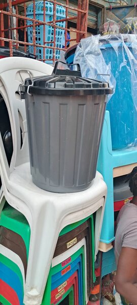 Petite poubelle avec fermeture