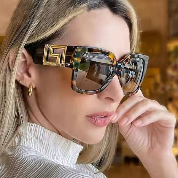 Lunettes de soleil élégantes femme
