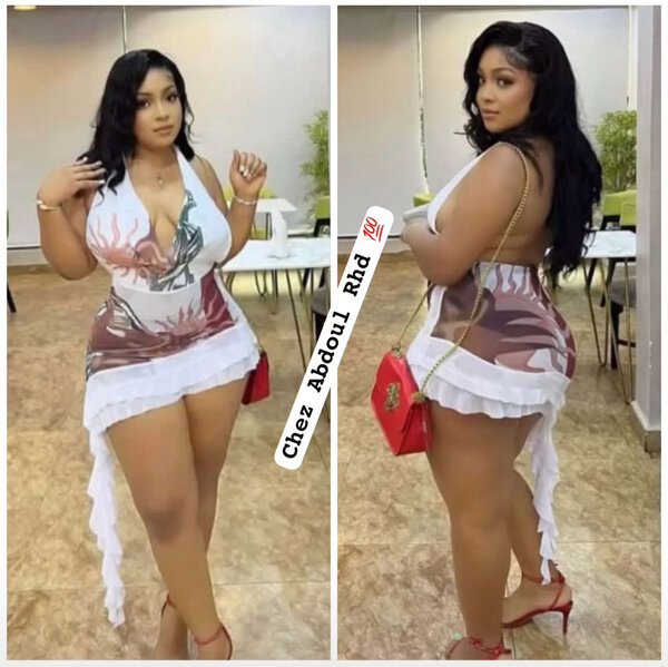 Robe décolletée élégante