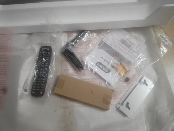 Téléviseur LED 32" HD Smart