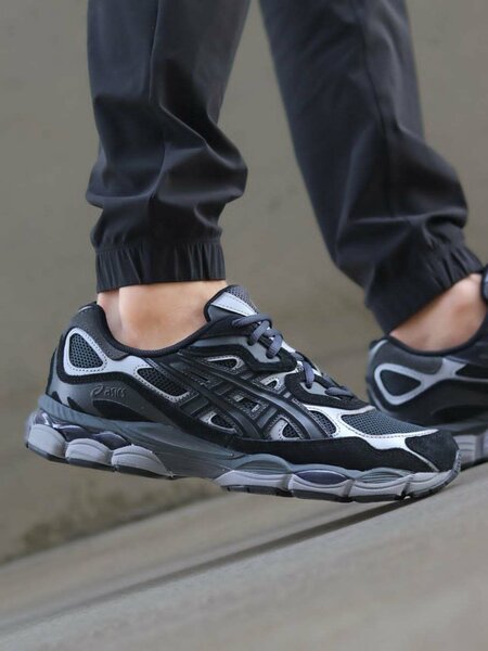 Chaussures de Running ASICS Modernes