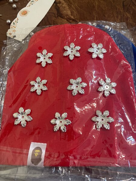 Bonnet fleuri en tricot