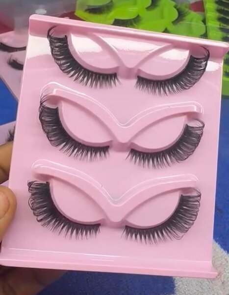 Faux cils volumineux glamour