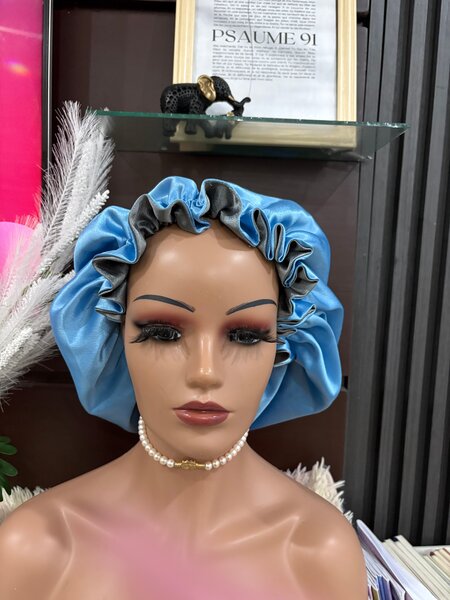 Bonnet  en satin réversible