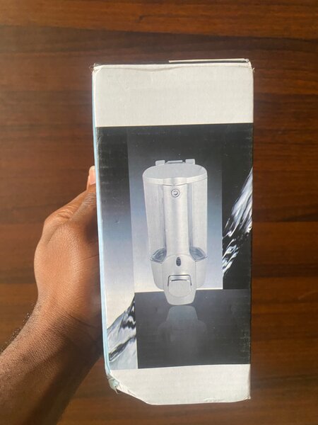 Distributeur de savon mural chrome