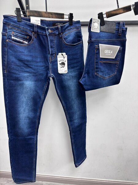 Jeans slim homme modernes