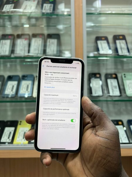 iPhone XR 128Go Blanc