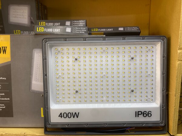 Projecteur LED 400W étanche