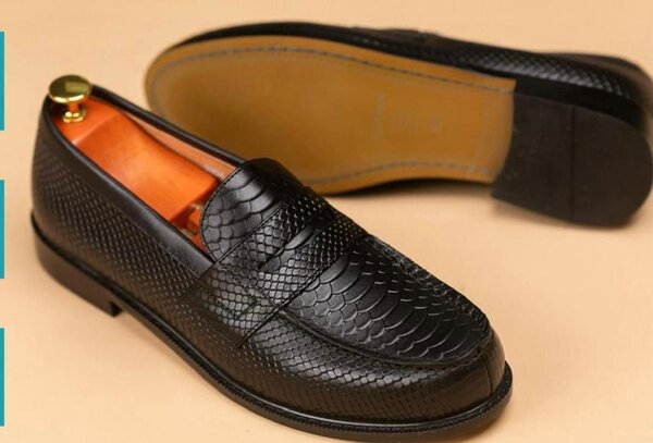 Mocassins en cuir noir élégants