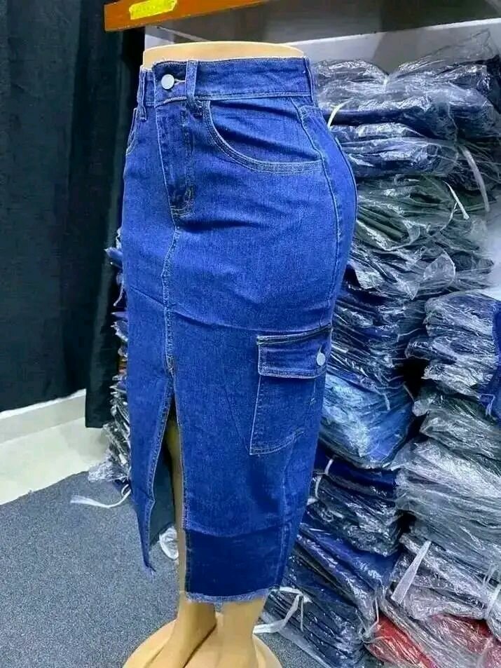 Jupe en jean à fente stylée