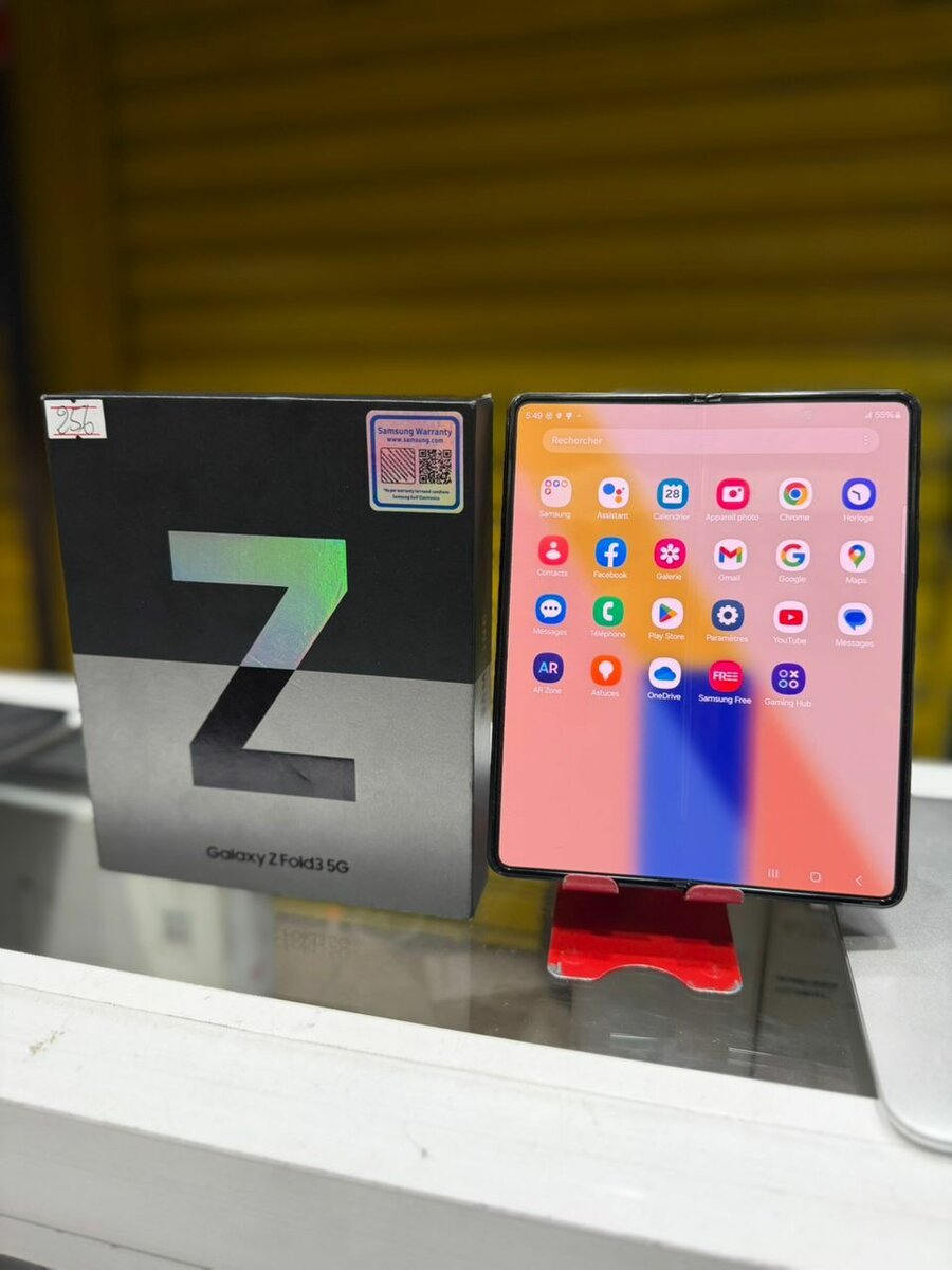 Samsung Z Fold3 2nd main