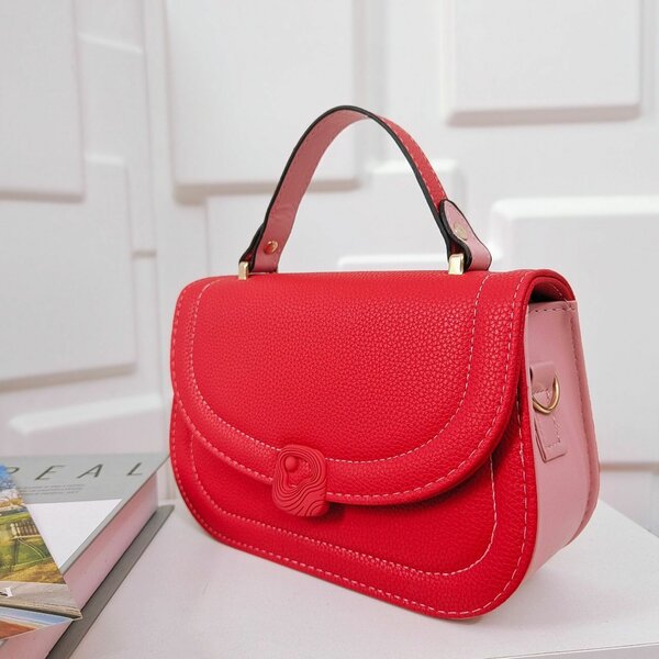 Sac à main rouge élégant