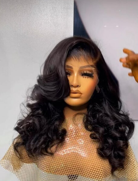 Perruque frontale avec boucle