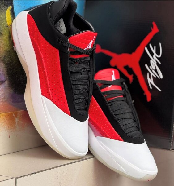 Sneakers de sport rouge et blanc
