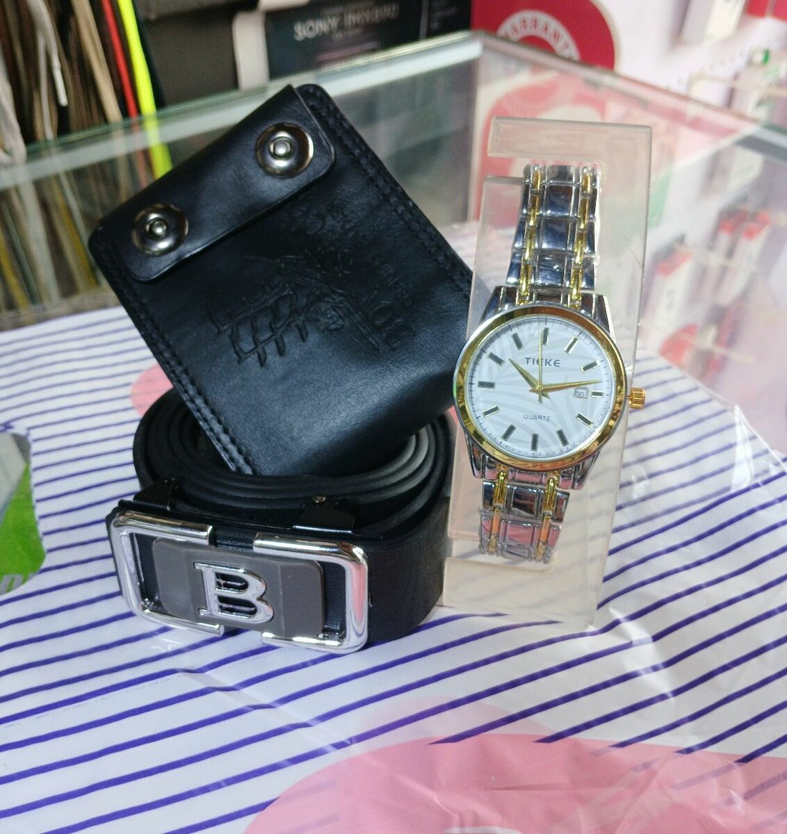 Montre élégante en acier inoxydable