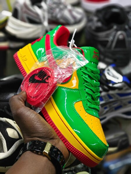 Sneakers multicolores vibrants