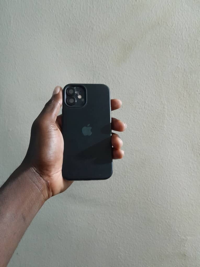 IPHONE 12 Mini ( tout passe )