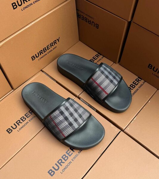 Sandales de marque tendance