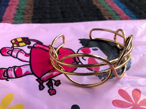 Bracelet doré élégant