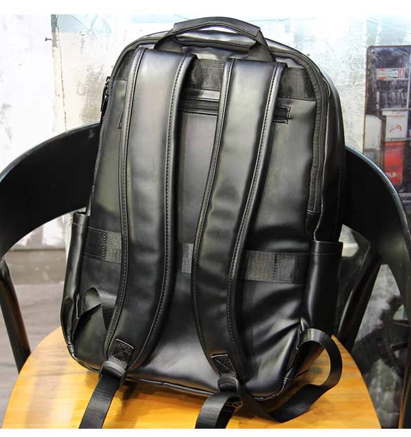 Sac à dos en cuir noir élégant