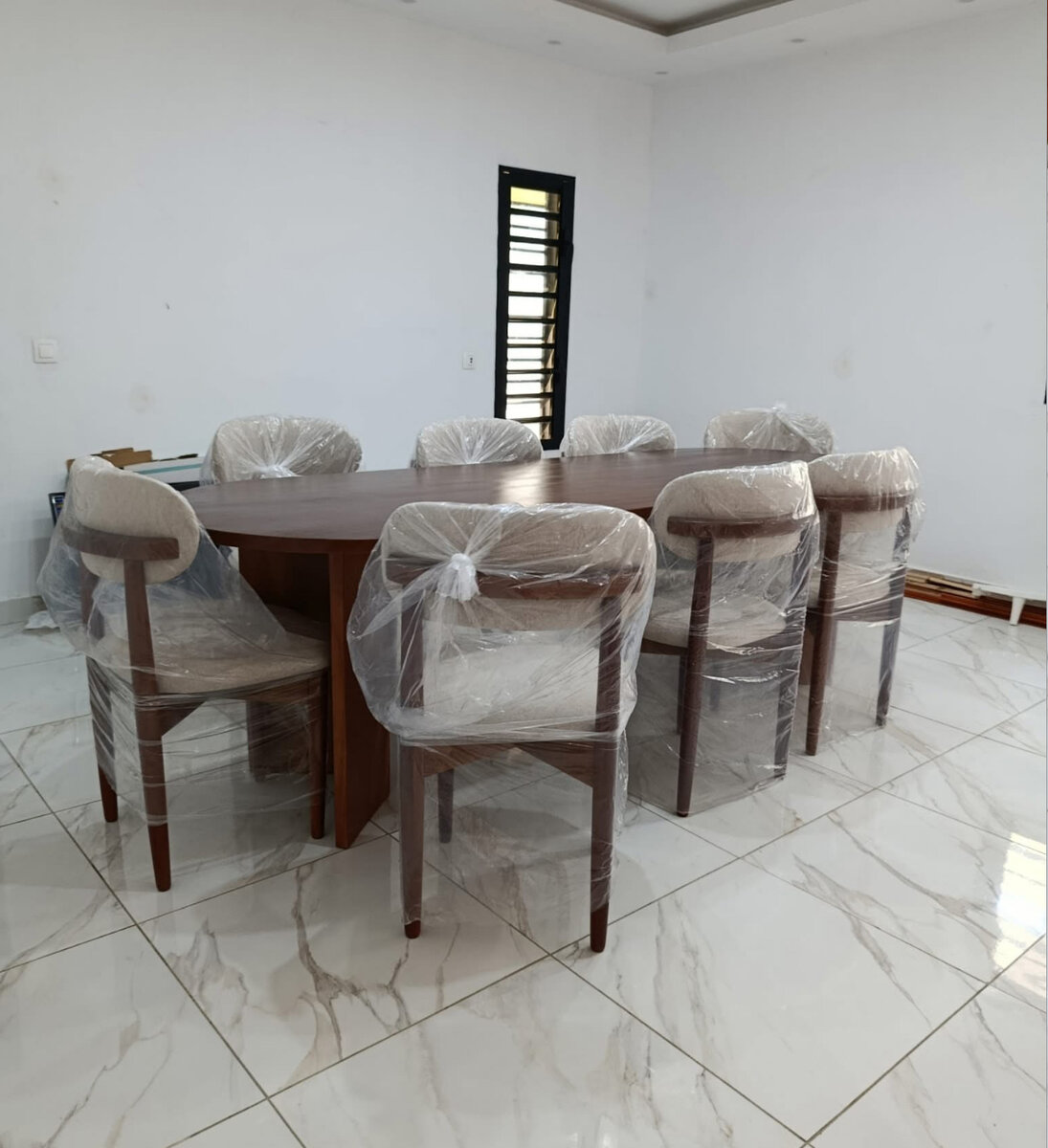 Table à manger en bois moderne