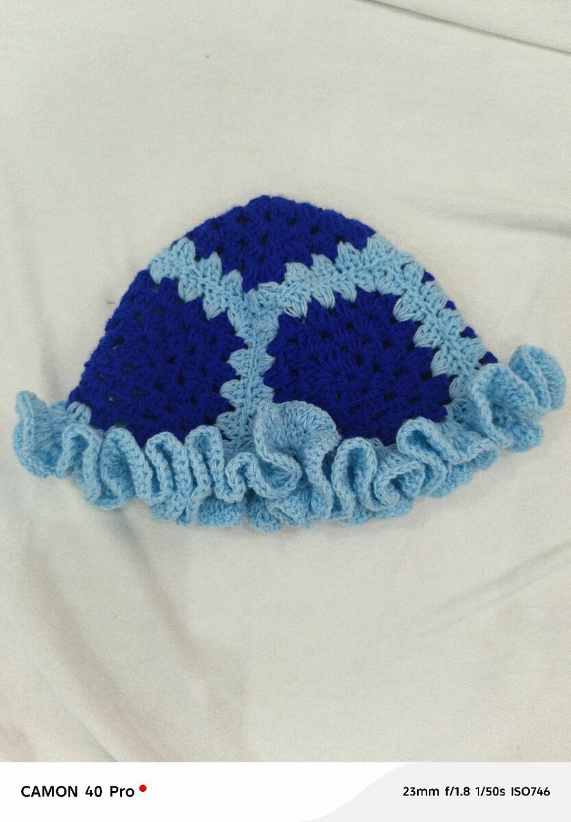 Chapeau Crochet Bleu Fait Main