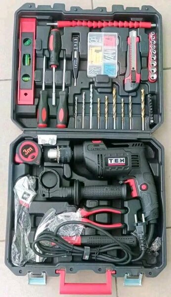 Perceuse électrique avec accessoires