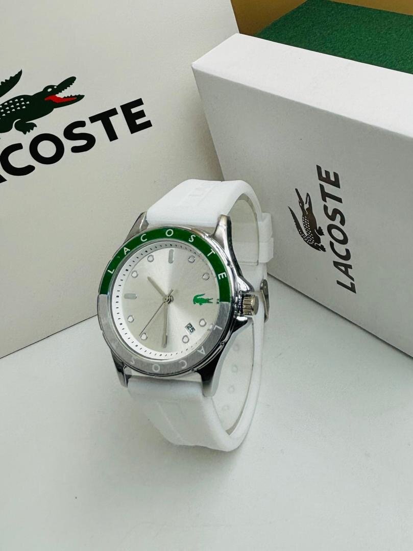Montre Lacoste silicone élégant