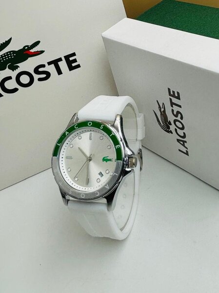 Montre Lacoste silicone élégant