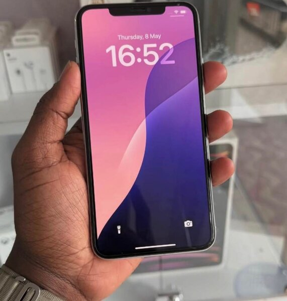 iPhone 11 Pro Max 64 Go