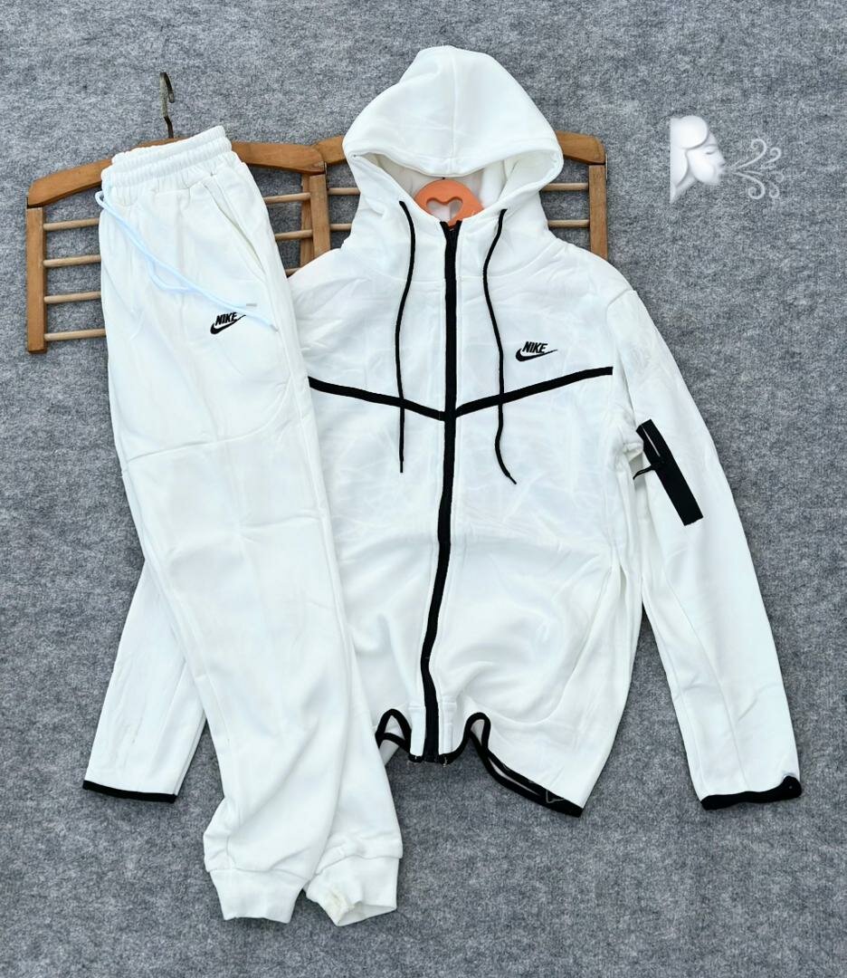 Ensemble de survêtement blanc Nike