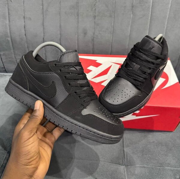 Baskets en cuir noir élégantes