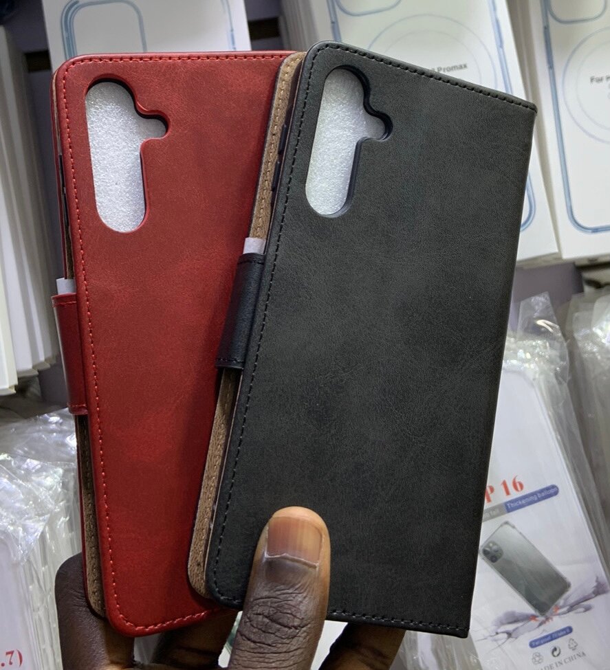 Coques Clapet en Cuir