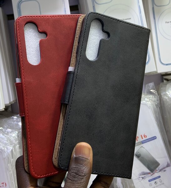 Coques Clapet en Cuir