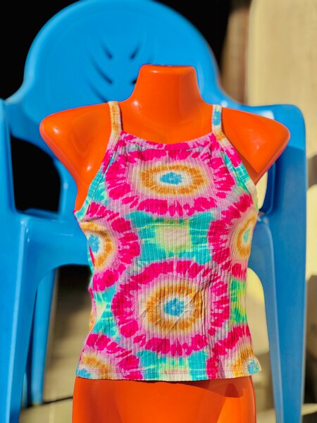 Top à bretelles tie-dye coloré