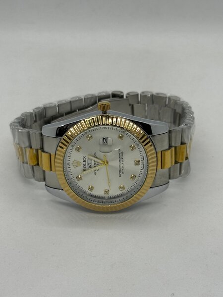 Montre bracelet bicolore élégante