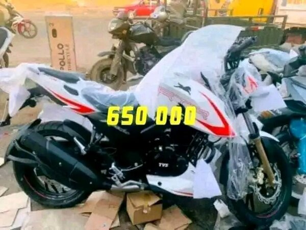 TVS Apache RTR 160 4V Moto