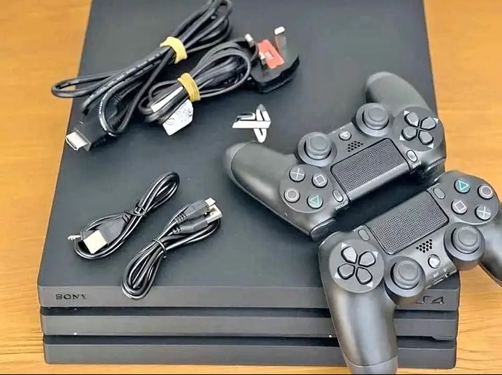 Console Sony PS4 1TB