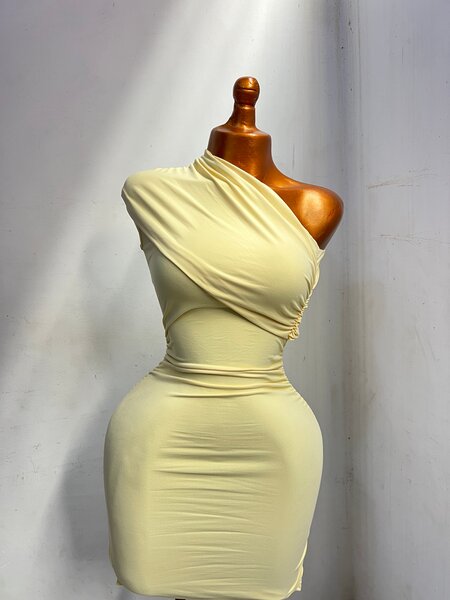 Robe asymétrique élégante