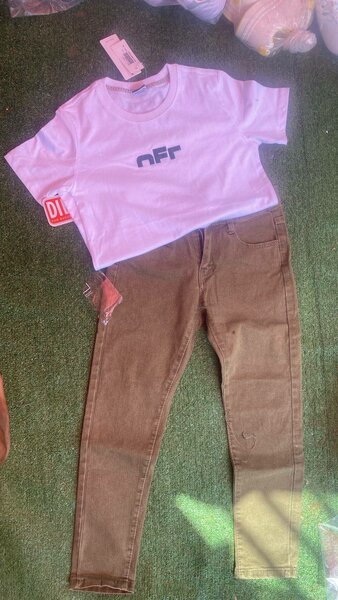 Lot de T-shirts et Jeans garço