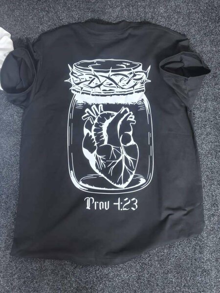 T-shirt graphique Nouvelle Créature