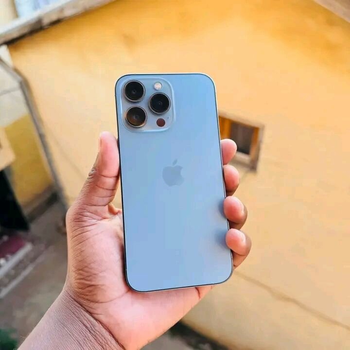 iPhone moderne argenté