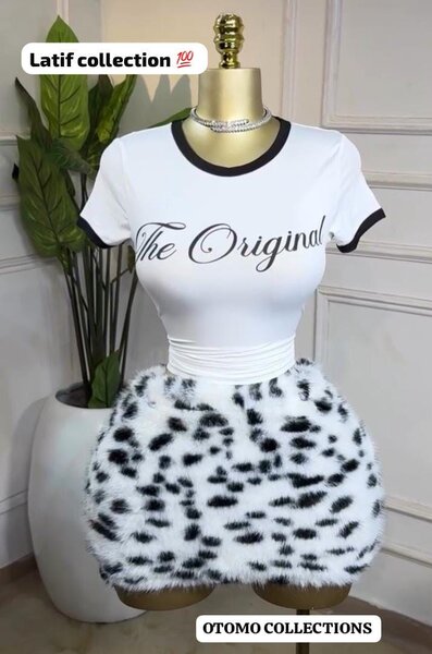 Ensemble T-shirt et Jupe Peluche