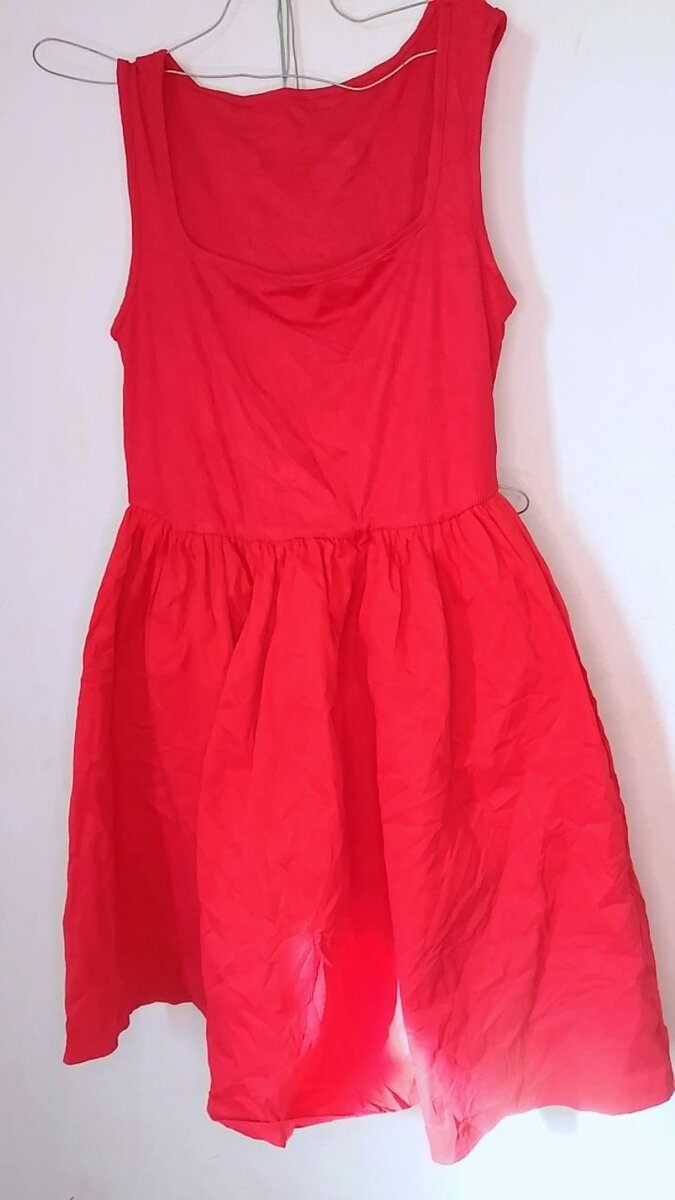 Robe rouge évasée élégante